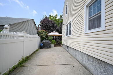 146-11 20th Rd, Whitestone, NY 11357 - photo 3