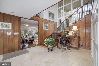 920 Swinks Mill Rd, McLean, VA 22102 - photo 4