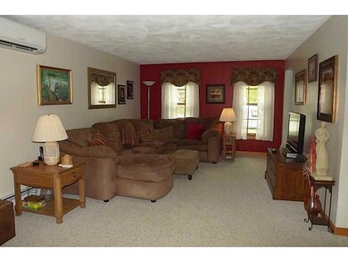 13 Sturbridge Ave, Greenville, RI 02828 - photo 5