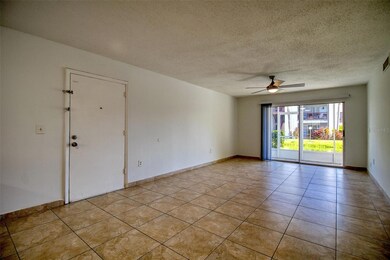 3865 S Lake Dr unit 148, Tampa, FL 33614 - photo 4