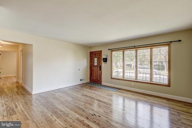 271 Kenwood Rd, Pasadena, MD 21122 - photo 4