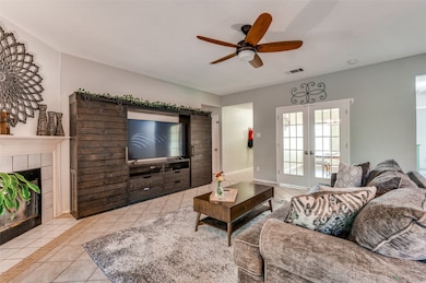 7125 Woodhinge Dr, Benbrook, TX 76126 - photo 3