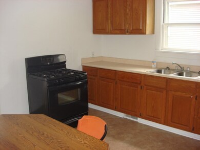 322 Maple St, Oglesby, IL 61348 - photo 6