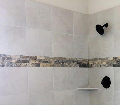 315 Cattlemans Master Shower with Seat Low Res