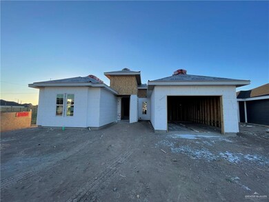 815 Lark Cir, Alamo, TX 78516 - photo 2