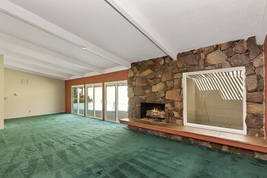 007_Living Room