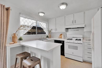 8532 Carlton Oaks Dr, Santee, CA 92071 - photo 7