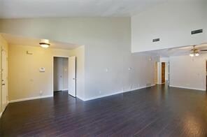 124 Hollyhill Ln unit 126, Denton, TX 76205 - photo 4