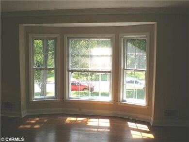 Living Room - View of bay window