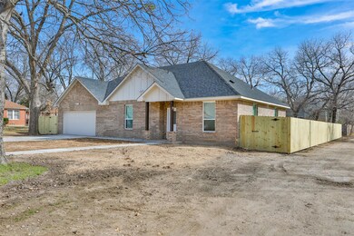 620 N Dixon St, Gainesville, TX 76240 - photo 4