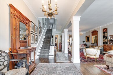 Foyer/Stairs/living Room