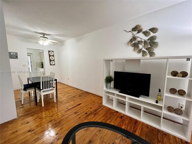 644 Meridian Ave unit 10, Miami Beach, FL 33139 - photo 3