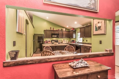 2508 SW Glacier Ave, Redmond, OR 97756 - photo 6