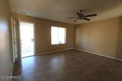 2288 LARGE FRONT ROOM