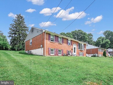 4947 Chester Creek Rd, Brookhaven, PA 19015 - photo 3