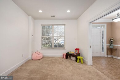 704 Redgate Ln, Woodbridge, VA 22191 - photo 7