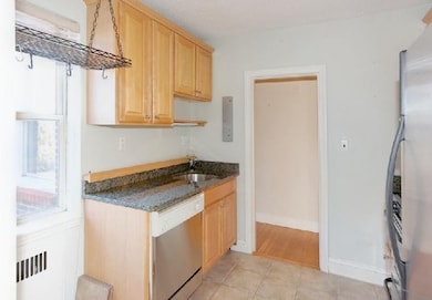 Cambridge Court unit R4G, Cambridge, MA 02139 - photo 2