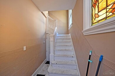 327 Crestline Ave, Cincinnati, OH 45205 - photo 7