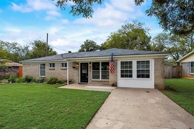 205 Myrtle Dr, Hurst, TX 76053 - photo 5