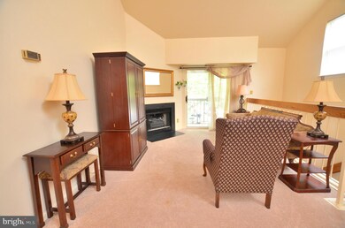 13651 Orchard Dr unit 3651, Clifton, VA 20124 - photo 3