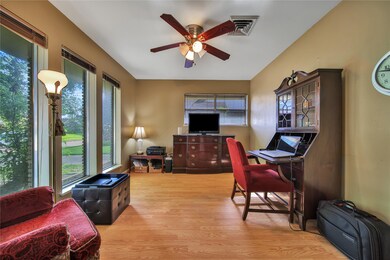 1015 Curtin St, Houston, TX 77018 - photo 6