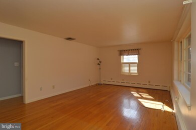 2010 Hill Rd, Reading, PA 19602 - photo 4