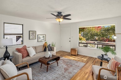 3051 48th Ave SW, Seattle, WA 98116 - photo 3