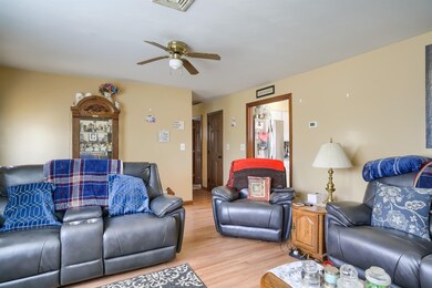 11 Friar Tuck Ln, Nashua, NH 03062 - photo 2