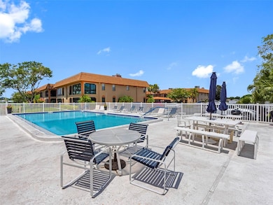 10182 Seminole Island Dr, Largo, FL 33773 - photo 3