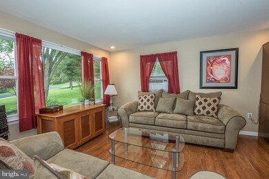 8 Macbride Dr, Spring City, PA 19475 - photo 3