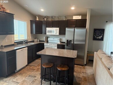 2796 High Desert Loop, Umatilla, OR 97882 - photo 5