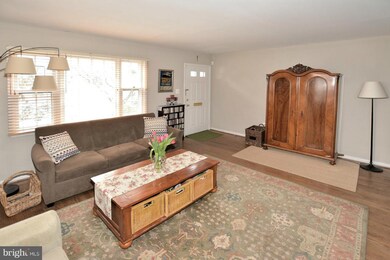 25 W Taylor Run Pkwy, Alexandria, VA 22314 - photo 3