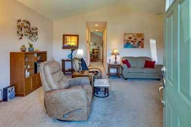 2239 SW Metolius Ct, Redmond, OR 97756 - photo 5