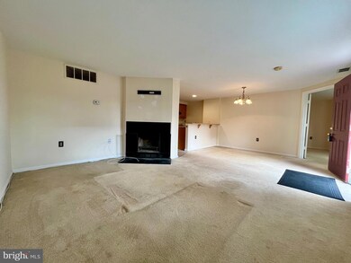 4305 Pembrook Village Dr, Alexandria, VA 22309 - photo 6