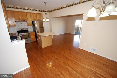 21223 Bunyan Cir, Germantown, MD 20876 - photo 5