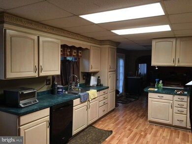 752 Penn Dr, Tamaqua, PA 18252 - photo 6