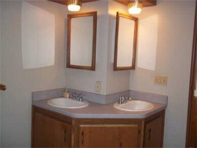 556 Central St unit 80, Leominster, MA 01453 - photo 4