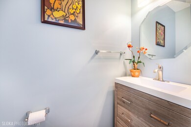 1/2 Bath