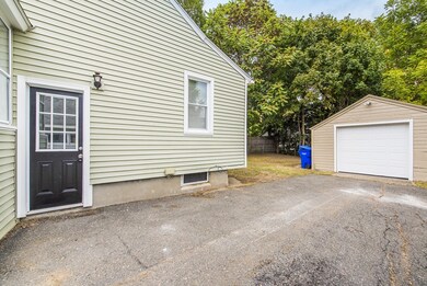 23 Grandview St, Springfield, MA 01118 - photo 4