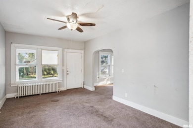 209 E 13th St, Davenport, IA 52803 - photo 2