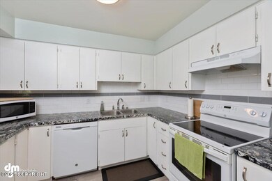 Updated Kitchen w/ Painted Cabinets