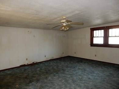 32 2nd St SW, Linton, IN 47441 - photo 4