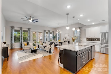 8210 Festival Way, Charlotte, NC 28215 - photo 4