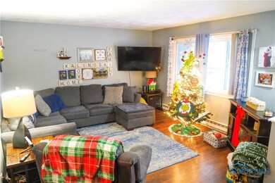 23104 W Winfield Dr, Genoa, OH 43430 - photo 5