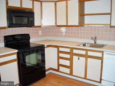 3405 Elizabeths Ct, North Wales, PA 19454 - photo 4