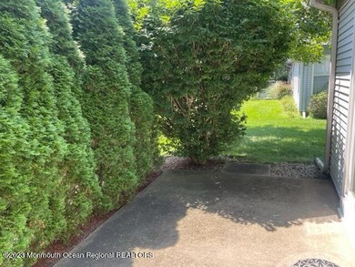 530 Petunia Ln N, Whiting, NJ 08759 - photo 2