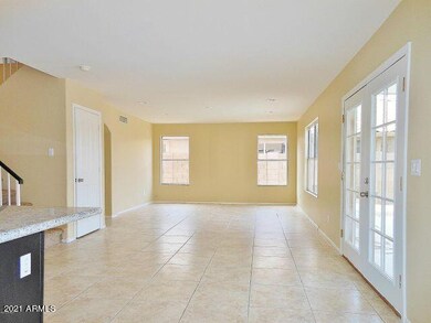 1028 W Myrna_LR