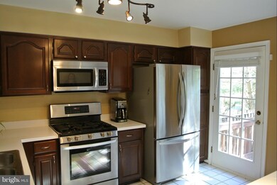 7913 Blue Gray Cir, Manassas, VA 20109 - photo 2