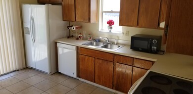 8925 Ivey Rd, Jacksonville, FL 32216 - photo 5