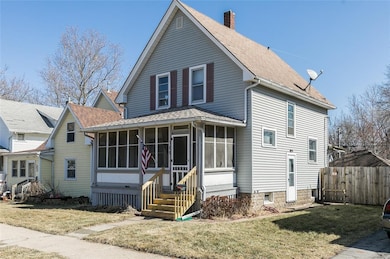 709 9th St SW, Cedar Rapids, IA 52404 - photo 2